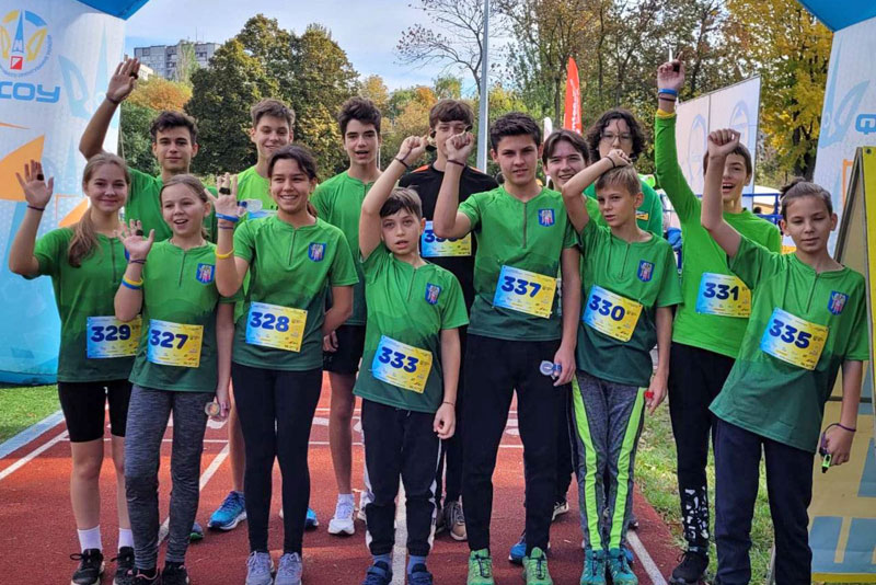 Футболка спортивна жіноча з замочком з власним дизайном - Зображення 2